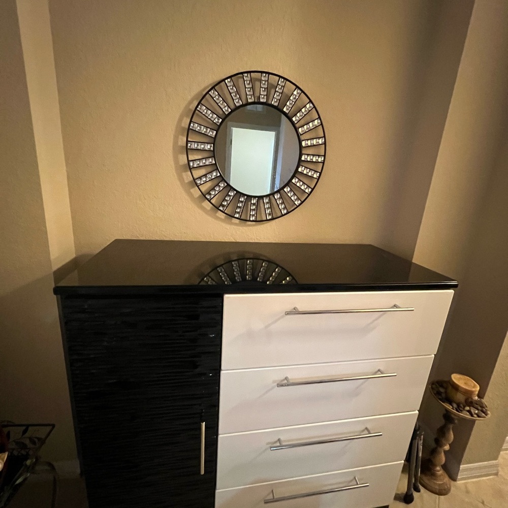 Black & White Queen Size Platform Bedroom set